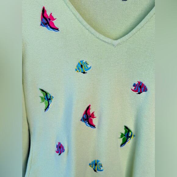 Alexandra Bartlett Cotton Sweater Petite Large Green V-Neck Embroidered Fish 3/4 - Picture 4 of 4